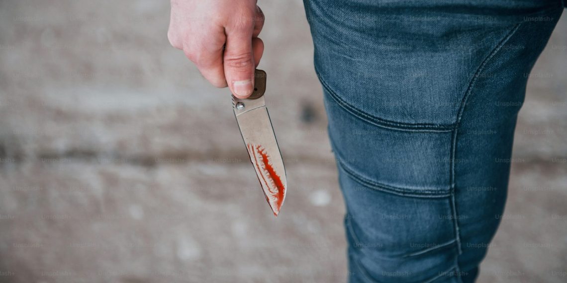 सिरफिरे आशिक ने युवती को चाकुओं से गोंद कर लिया जानलेवा हमला-एक सप्ताह बाद होनी थी युवती की शादी।.