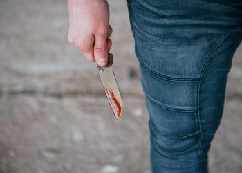 सिरफिरे आशिक ने युवती को चाकुओं से गोंद कर लिया जानलेवा हमला-एक सप्ताह बाद होनी थी युवती की शादी।.