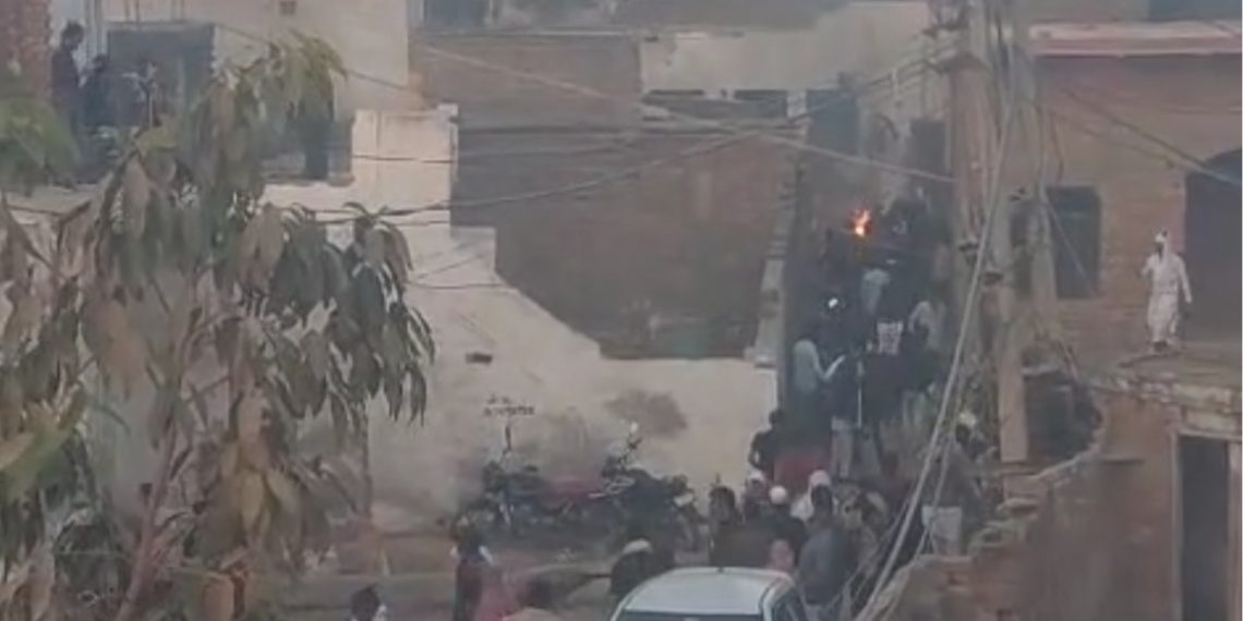 MewatCrimeNews|दो पक्षों के बीच हुआ खू*नी संघर्ष 18 वर्षीय युवती को जिंदा जलाया,43 के खिलाफ मुकदमा दर्ज(video)