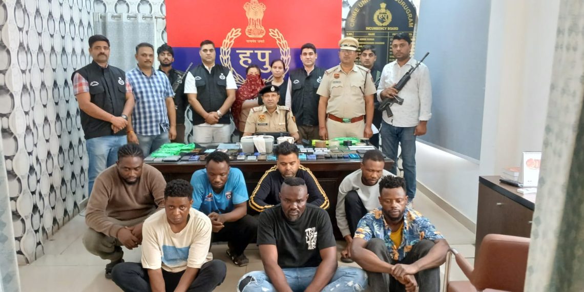 गुरुग्राम पुलिस ने 7 विदेशी नागरिक को समेत 8 को किया गिरफ्तार,आरोपियों से नशीला पदार्थ भी किया बरामद