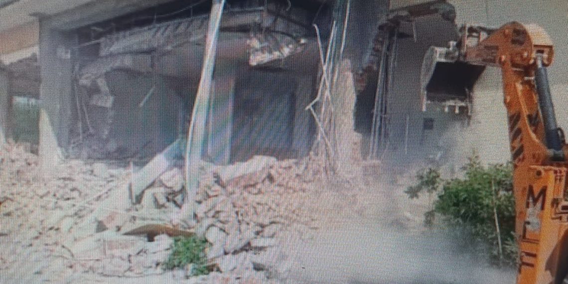 अरावली वन क्षेत्र में अवैध निर्माणों के खिलाफ जमकर गरजा बुलडोजर, मचा हड़कंप