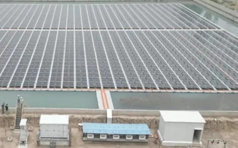 नॉर्थ इंडिया का सबसे बड़ा फ्लोटिंग सोलर-प्लांट चंडीगढ़ में शुरू हुआ,हर साल करीब 35 लाख यूनिट स्वच्छ ऊर्जा पैदा करेगा