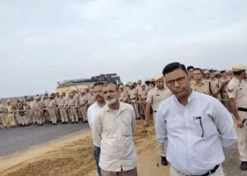 हरियाणा के नूंह जिले में भूमि अधिग्रहण मुआवजे की मांग को लेकर किसानों ने महापंचायत बुलाई,आईएमटी रोजकामेव में धरने पर बैठे किसान