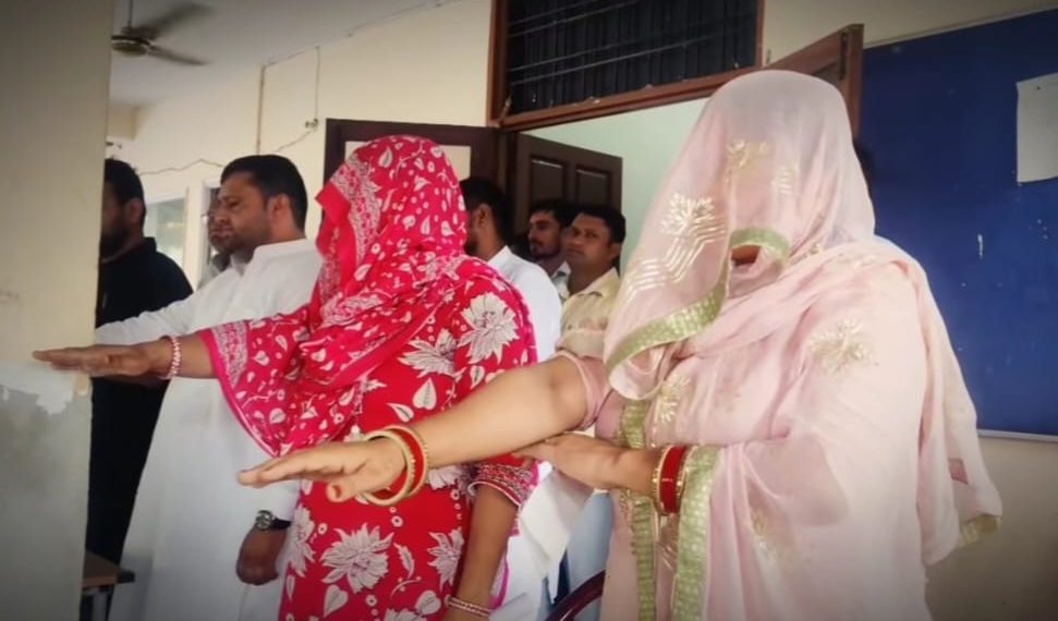 हरियाणा में नवनियुक्त सरपंचों का आज शपथ ग्रहण समारोह हुआ-