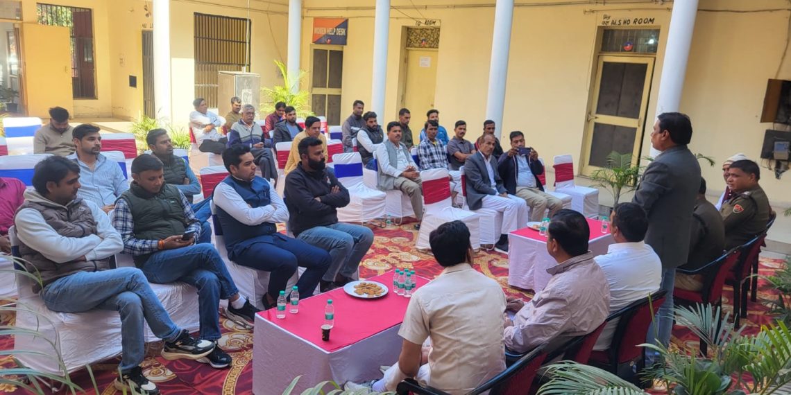 सदर थाना प्रभारी ने की पंच सरपंचों के साथ बैठक-