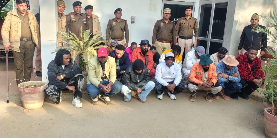 विदेशी रहीश जादों पर पुलिस की नकेल-लाखों की शराब बरामद-