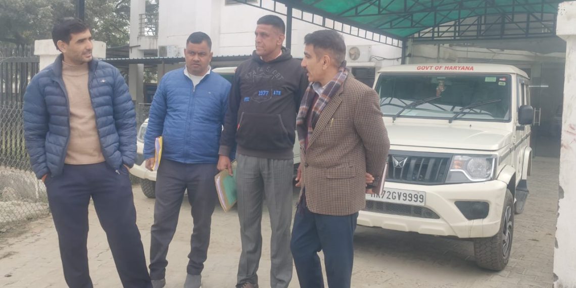 सोहना तहसील सहित पटवारी कार्यालयों पर CM फ्लाइंग की रेड-36 संदेह जनक रजिस्ट्री कब्जे में